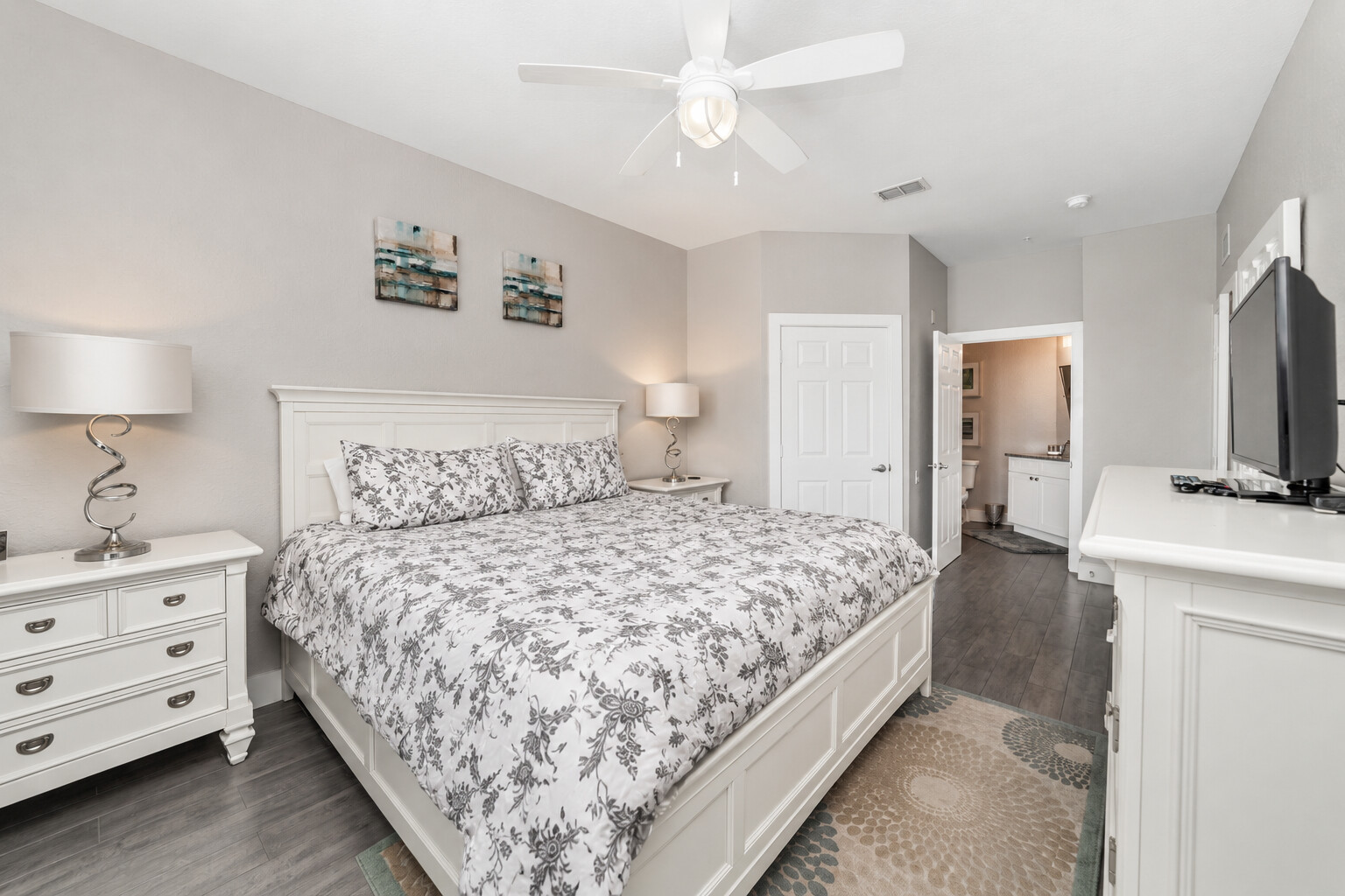 Primary bedroom at Luxury Chic